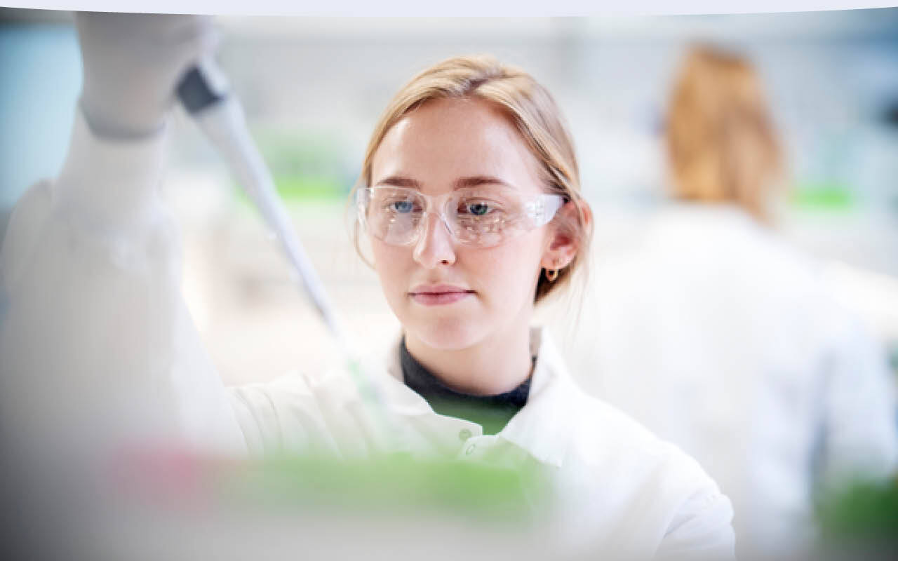 Scientist working in the lab.